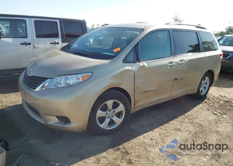 2011 Toyota Sienna Le V6/Le V6 Auto Access Seat from USA, damaged, VIN 5TDKK3DC1BS030276